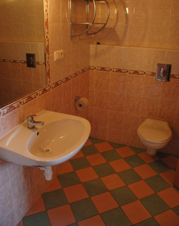 Hotel Marina Hermanuv Mestec Cameră foto