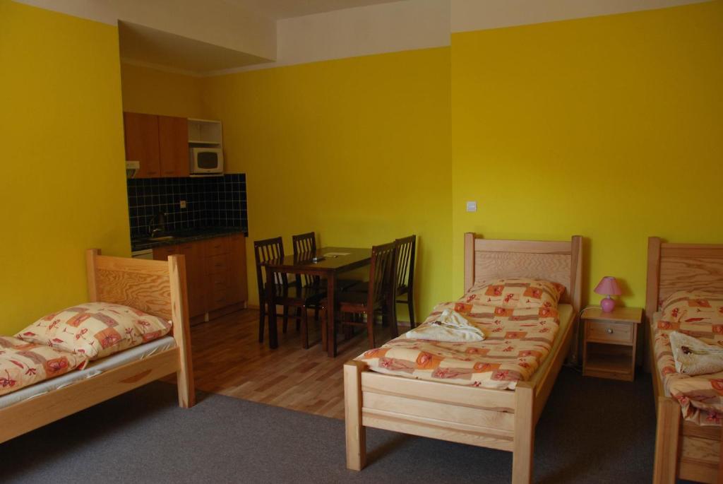 Hotel Marina Hermanuv Mestec Cameră foto