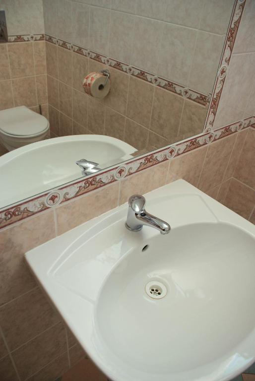 Hotel Marina Hermanuv Mestec Cameră foto