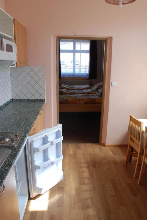 Hotel Marina Hermanuv Mestec Cameră foto