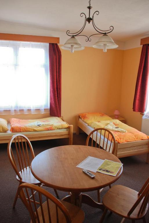 Hotel Marina Hermanuv Mestec Cameră foto