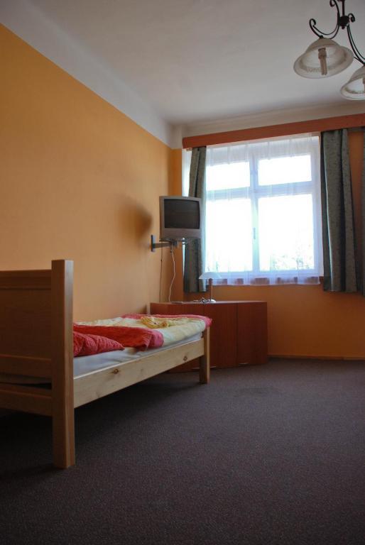 Hotel Marina Hermanuv Mestec Cameră foto